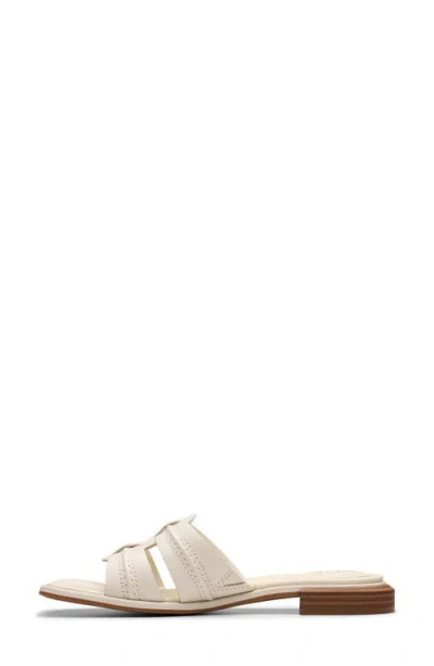 Clarks ® Ariany Mule In White
