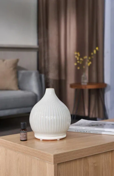 Serene House Pistil White Ceramic Ultrasonic Diffuser In White