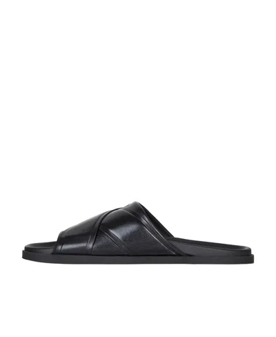 Givenchy 4g Plaque Flat Sandals In Black