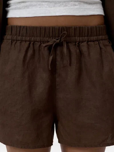 Closed Drawstring Elasticated Shorts In Brown