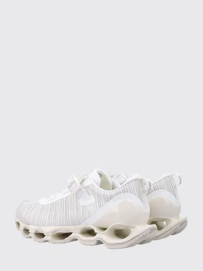 Mizuno Innovative Wave Performance Sneakers With Dynamic Strap Closure In White