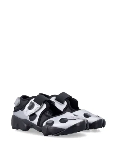 Nike Rift Split Toe Sandals Polka Dot Silhouette In White