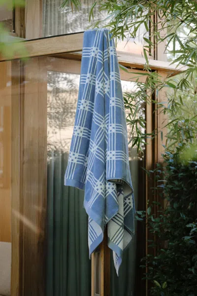 Baina Sorn Bath Towel In Blue