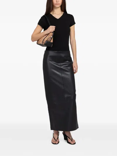 St Agni V-neck T-shirt In Black