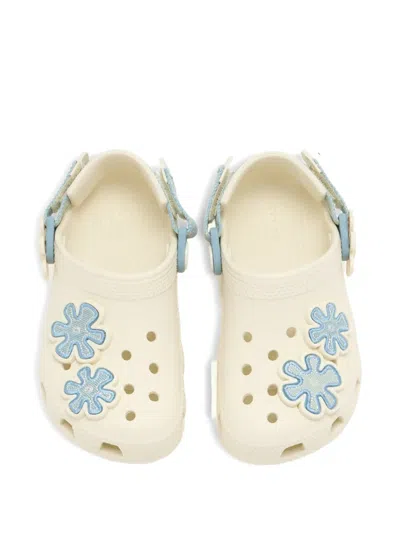 FLOWER-PATCH TOUCH-STRAP CLOGS