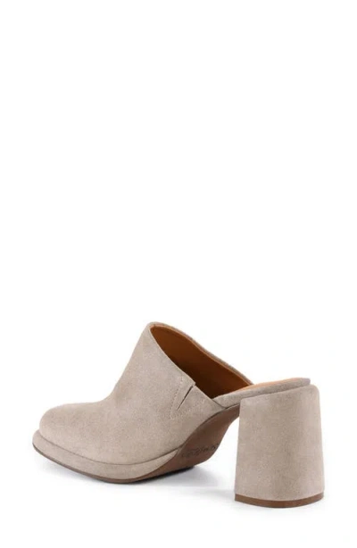 Seychelles Honor Platform Mule In Neutral
