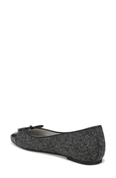 Vionic Klara Cap Toe Flat In Black
