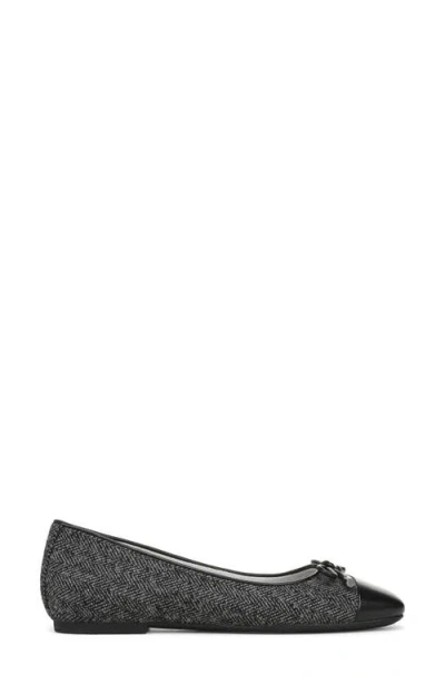 Vionic Klara Cap Toe Flat In Black