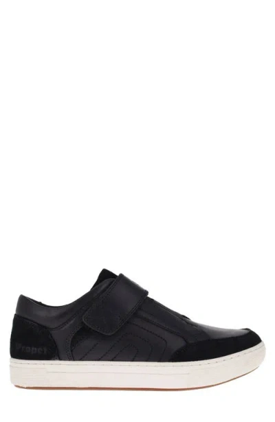 Propét Kade Sneaker In Black