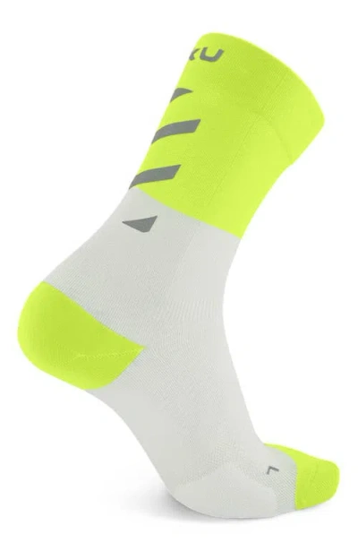 2xu Vectr Reflective Crew Socks In White