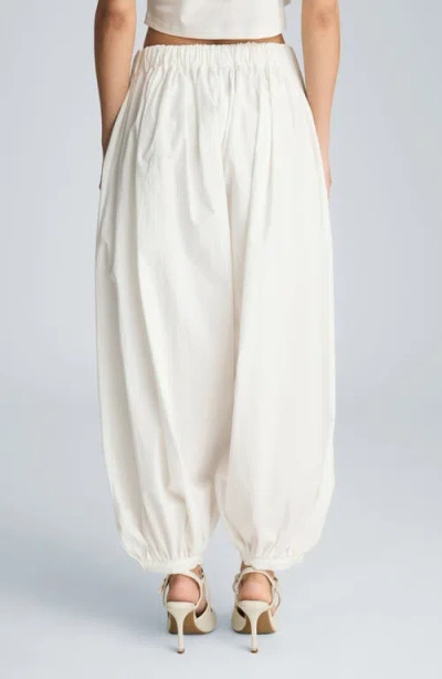 Kenneth Cole Pull On Bubble Leg Pant In White