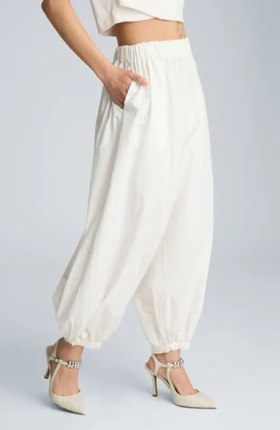 Kenneth Cole Pull On Bubble Leg Pant In White
