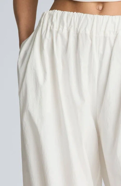 Kenneth Cole Pull On Bubble Leg Pant In White