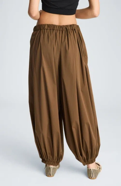 Kenneth Cole Pull On Bubble Leg Pant In Brown