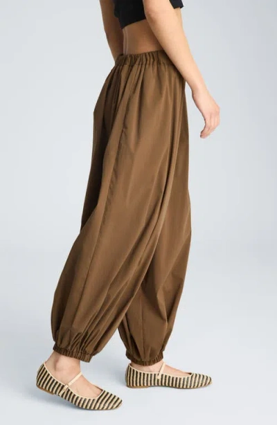 Kenneth Cole Pull On Bubble Leg Pant In Brown