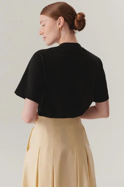 Exquise Leilani T-shirt In Black