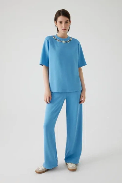 Exquise Regular Crystal Embellished T-shirt In Blue