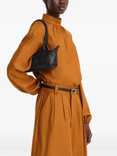 Longchamp 르 플리아쥬 엑스트라 레더 숄더 백 In Black