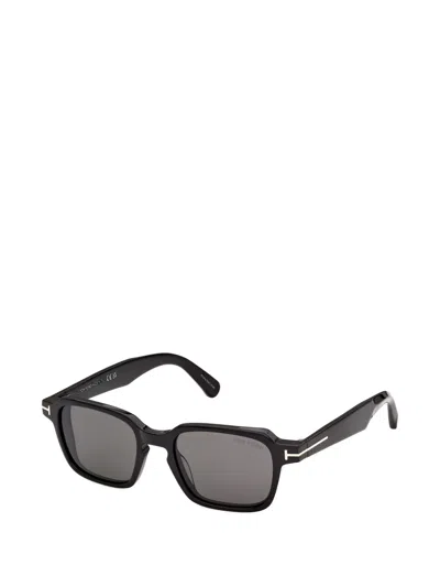 Tom Ford Eyewear Ft1359 Rectangular Frame Sunglasses In Black
