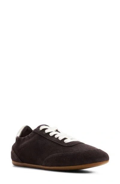 Sperry Slim Jogger Sneaker In Brown