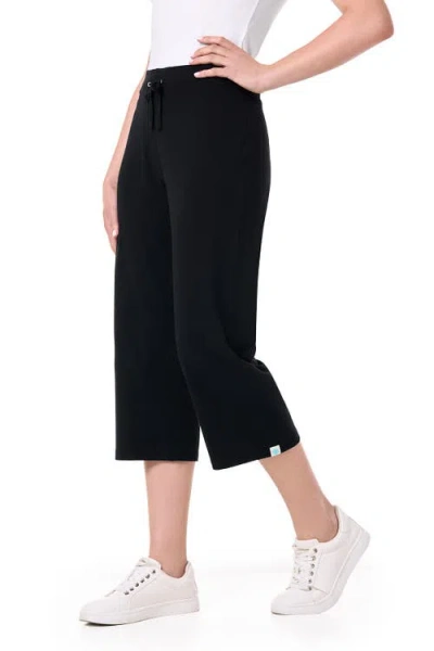Coolibar Beach Capris In Black