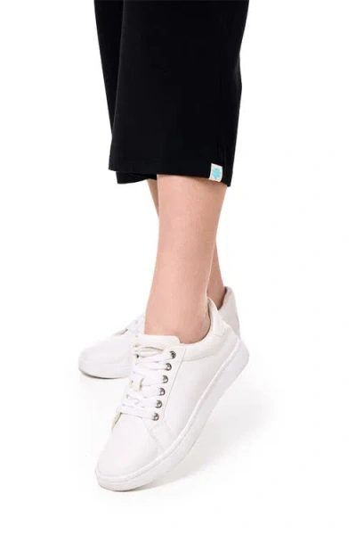 Coolibar Beach Capris In Black