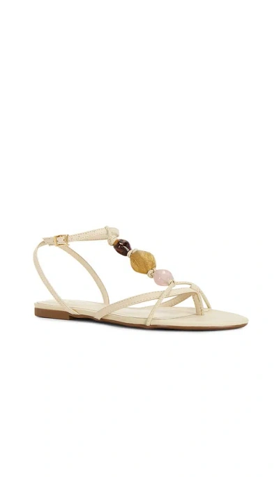 Schutz Amber Flat 샌들 In White