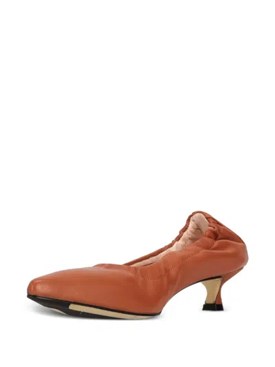 La Rose Elasticated Pointed-toe Pumps In Brown