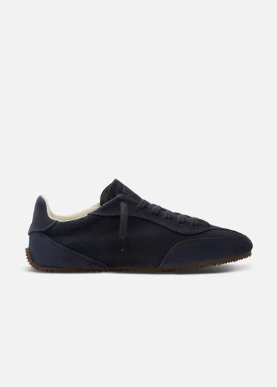 Axel Arigato Daze Runner Black Sneaker With Logo On The Tongue And Grooved Sole In Suede Man