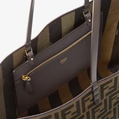 Fendi Roll Medium In Gray