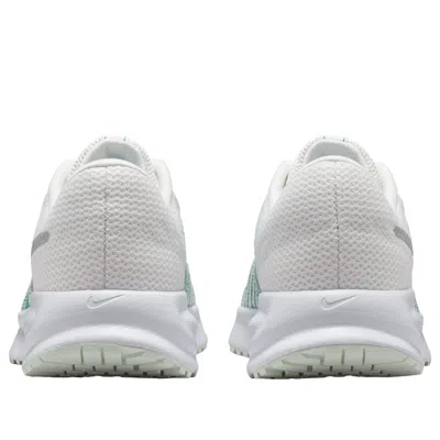 Nike Run Defy Running Shoe In Gray
