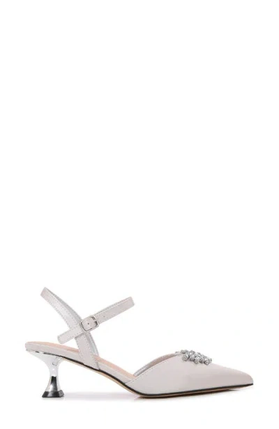 Lady Couture Classy Pointed Toe Pump In Multi