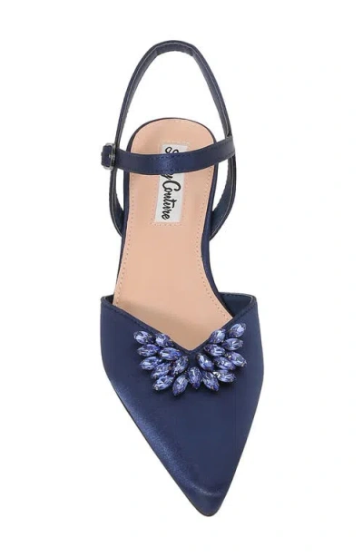 Lady Couture Classy Pointed Toe Pump In Multi