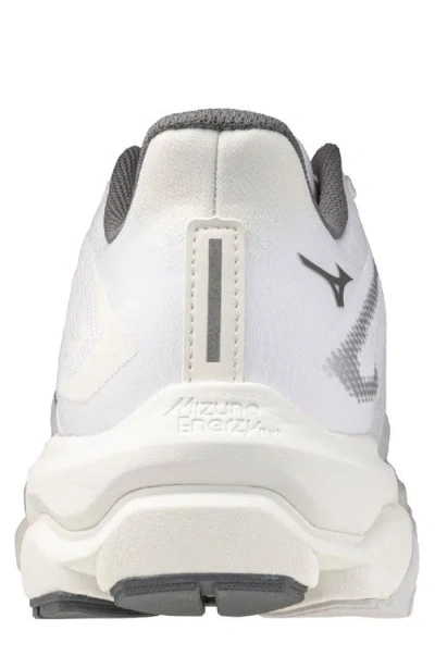 Mizuno Wave Horizon 8 In White