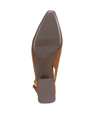 Naturalizer Ginger Slingback Pump In Blue