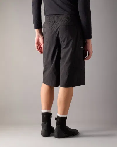 Moose Knuckles Flight Cargo Shorts In Black