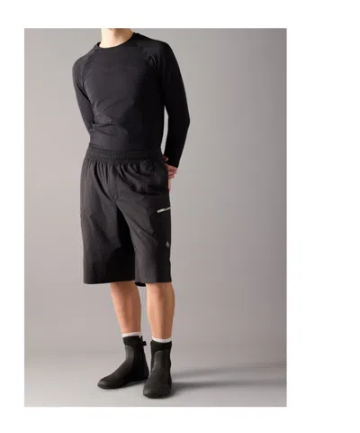 Moose Knuckles Flight Cargo Shorts In Black
