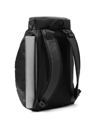 Db 25l Hugger Panelled Backpack In Black