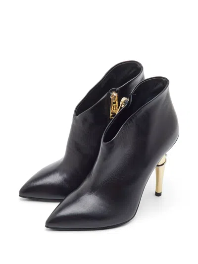 Pre-owned Loriblu Pointed-toe Ankle Boots In Black