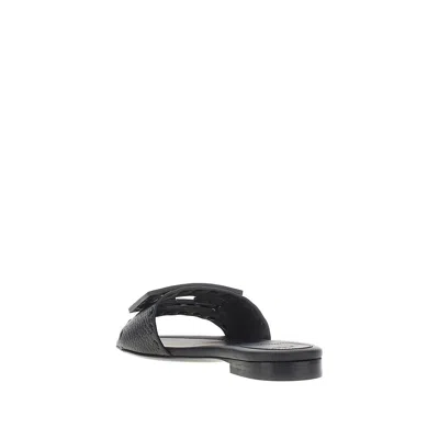 Fendi Flat Sole Open Toe Textured Strap Slides In Black