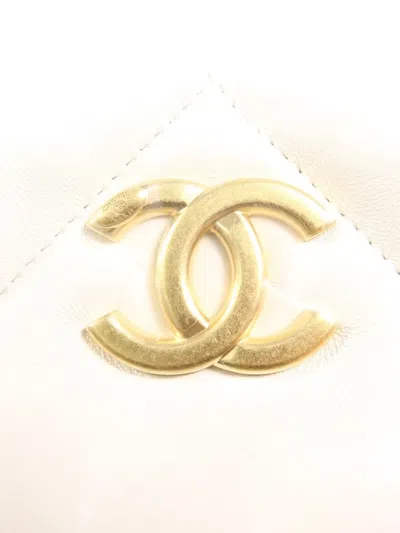 Pre-owned Chanel Diamond-quiting Interlocking-cc Shoulder Bag In Neutral