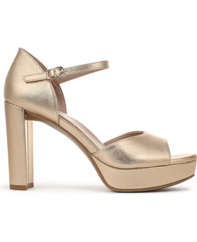 Naturalizer Novi Platform Sandal In Gold
