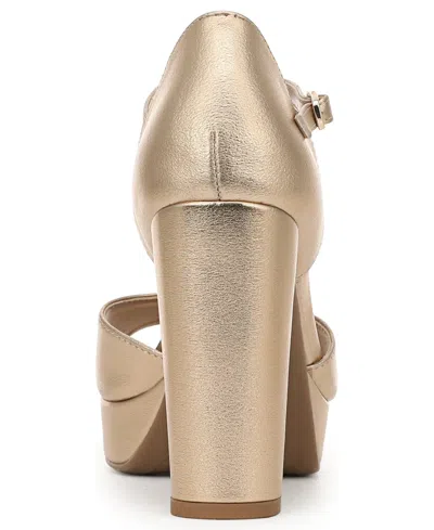 Naturalizer Novi Platform Sandal In Gold