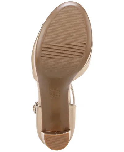 Naturalizer Novi Platform Sandal In Gold