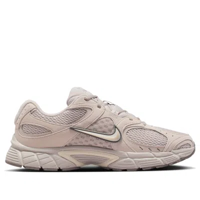 Nike V5 Rnr Mesh-panel Sneakers In Black