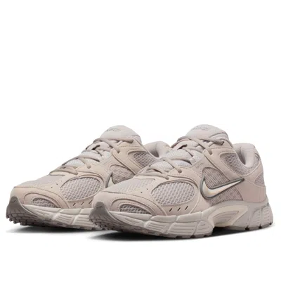Nike V5 Rnr Mesh-panel Sneakers In Black