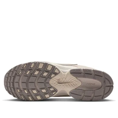 Nike V5 Rnr Mesh-panel Sneakers In Black