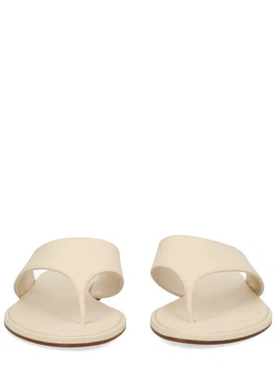 Aeyde Leather Flat Thong Sandal Open Toe In Neutral