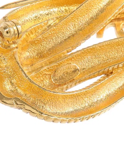 Pre-owned Chanel Cc Interlocking Brooch In Gold