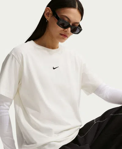 Nike Classic T-shirt In White
